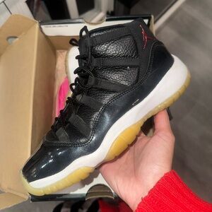Jordan retro 11s